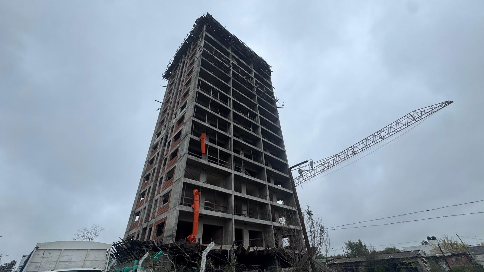 NOTICIAS ESCOBAR: LLA JUSTICIA CONFIRMO LA DEMOLICION DEL EDIFICIO FLOREAL DEL SOL